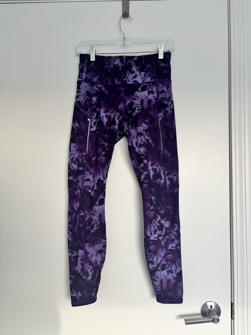 Athleta Purple Ranier Printed Leggings Size Small